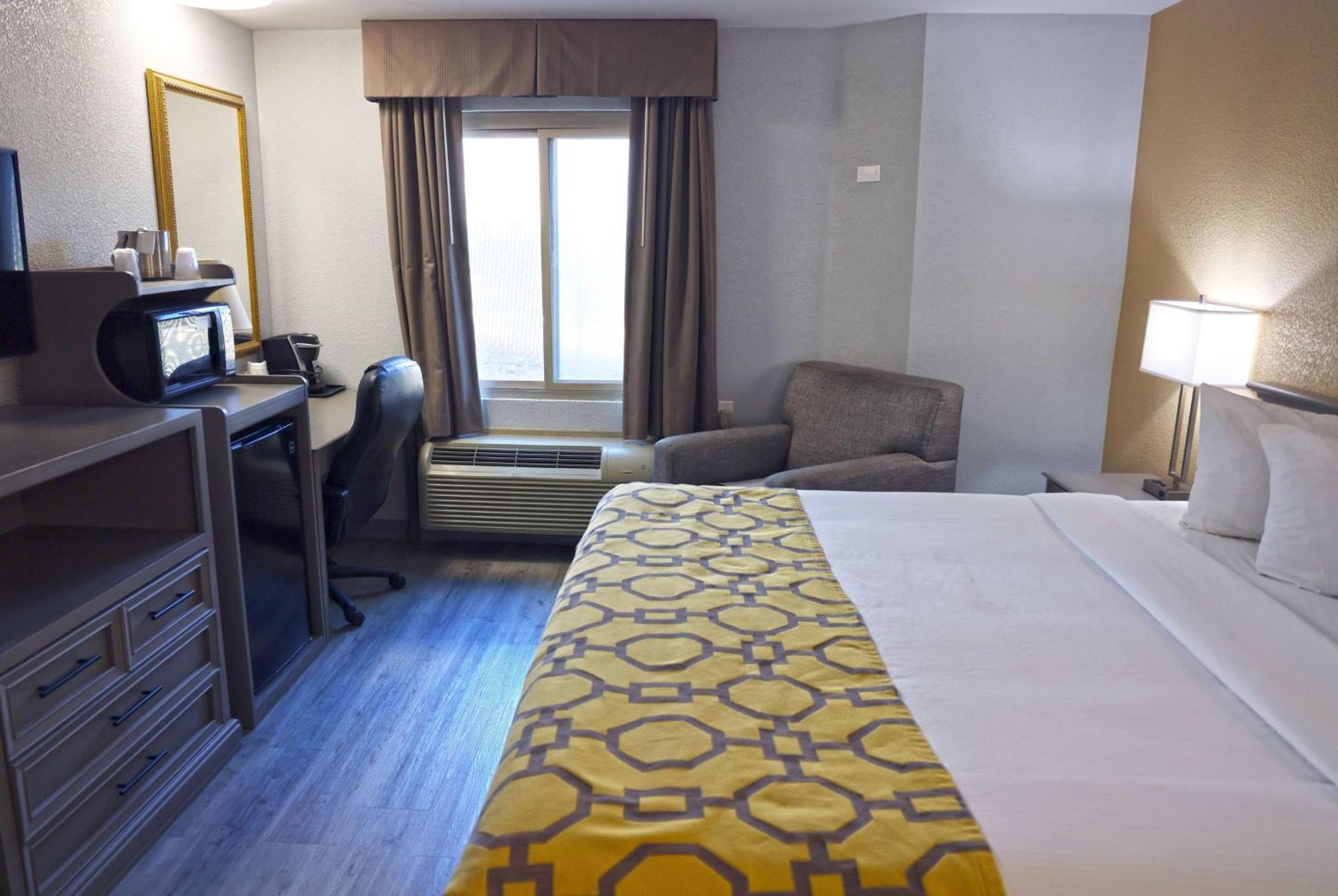 Baymont By Wyndham Historic Route 66 Hotel Barstow