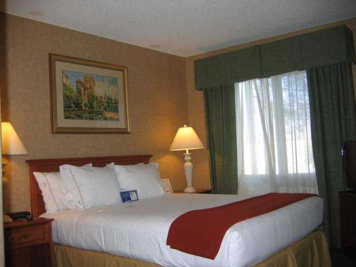 Baymont By Wyndham Historic Route 66 Hotel Barstow